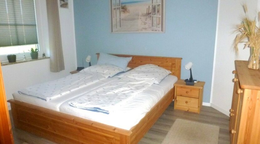 Schlafzimmer im OG.,