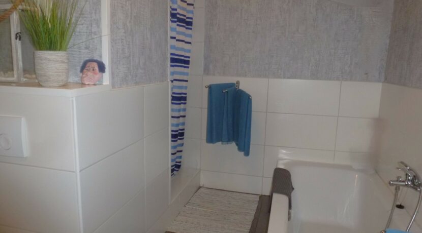 Teilansicht Vollbad im EG.,
