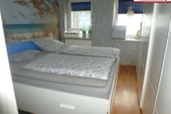 Schlafzimmer im EG., DHH.,