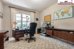 Büro im EG.,