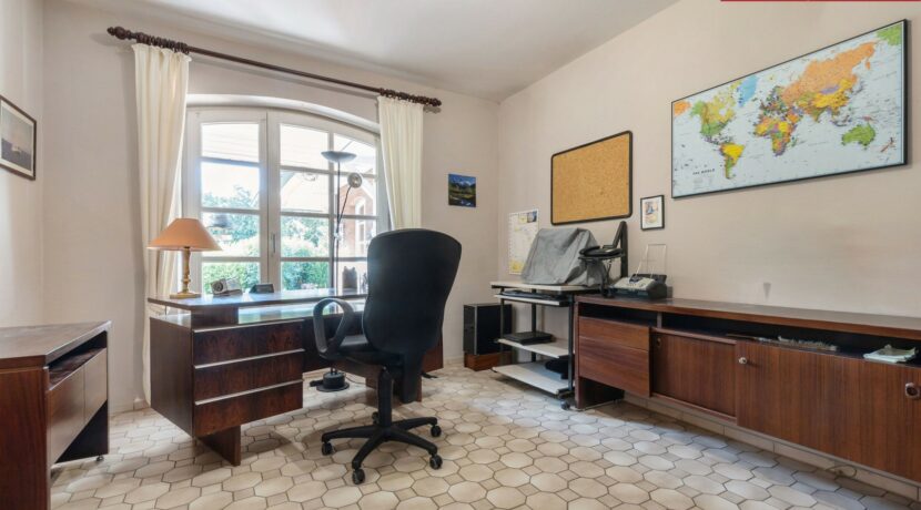 Büro im EG.,
