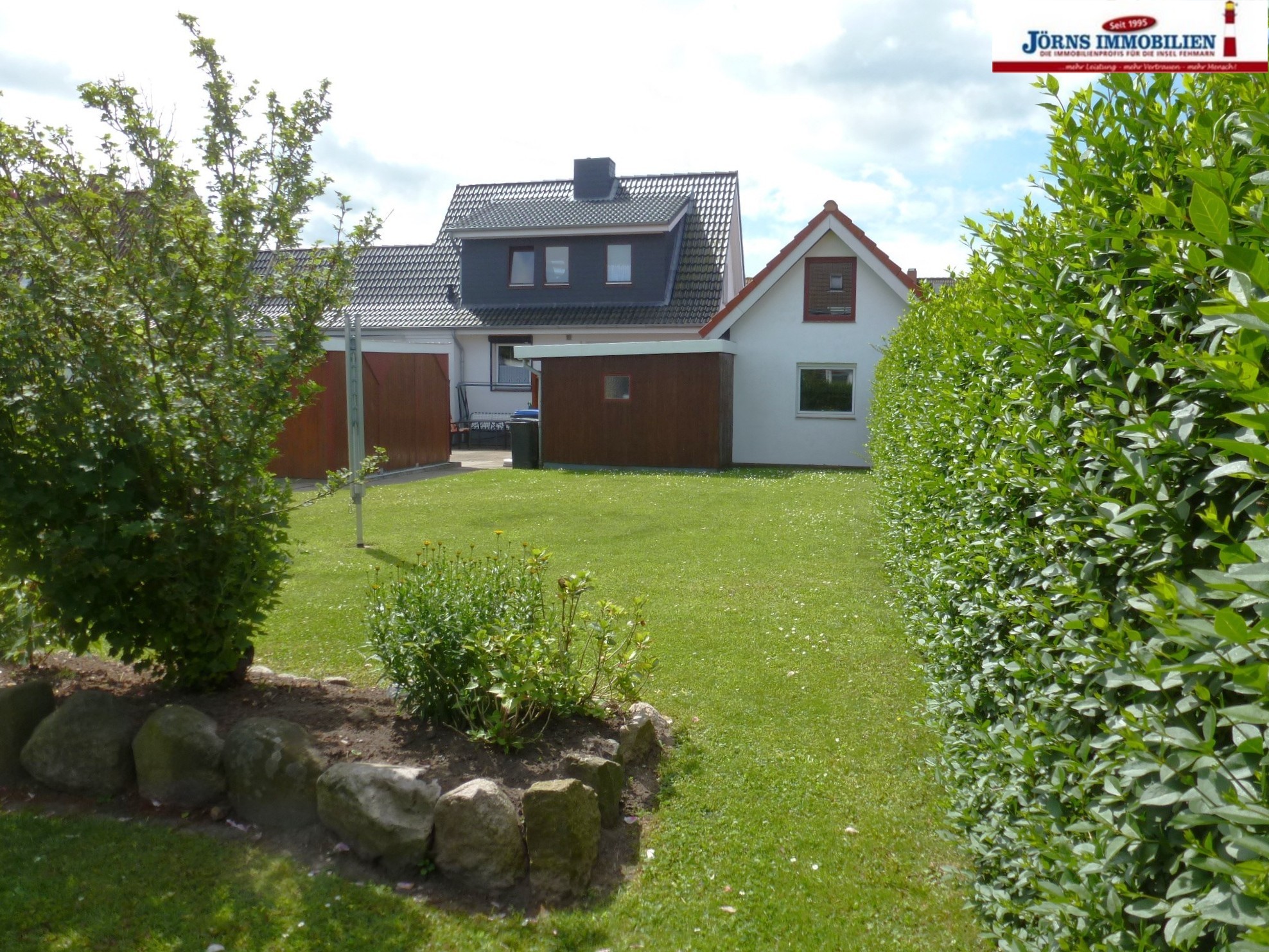 *** TOP EINFAMILIENHAUS *** GARAGE, GARTEN, TERRASSE!
