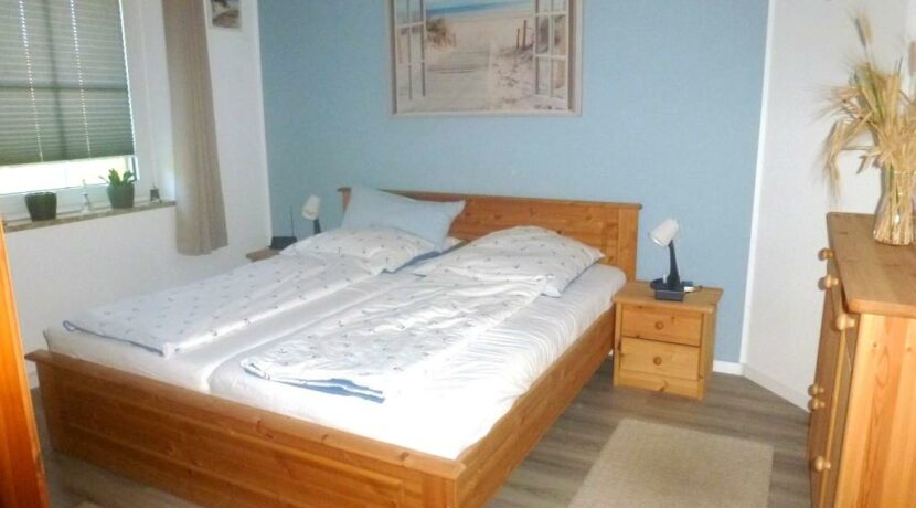 Schlafzimmer im OG.,
